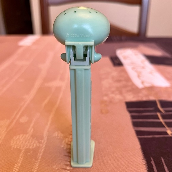 2004 PEZ Candy Dispenser Squidward Of Bikini Bottom Viacom (Hungary) - Picture 4 of 7